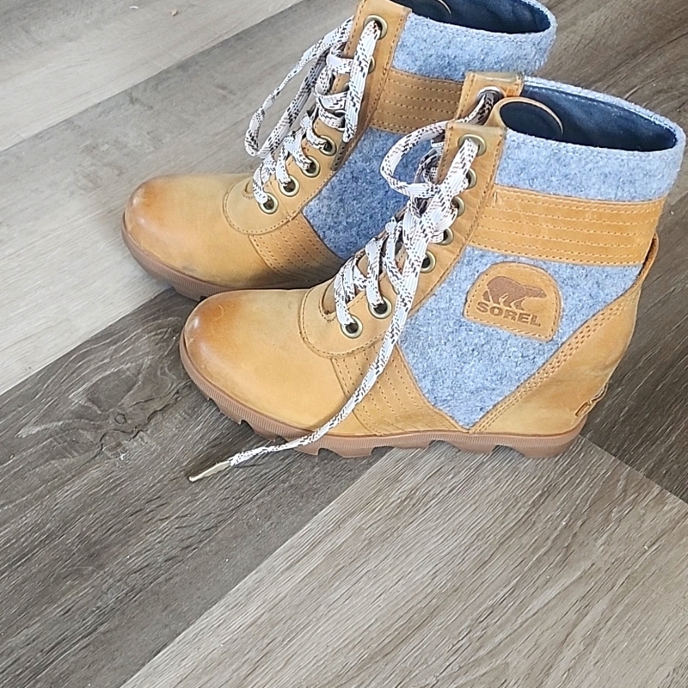 Sorel Lexie Camel Tan Leather Gray Fleece Wedge Lace Up Burnished Ankle Boots